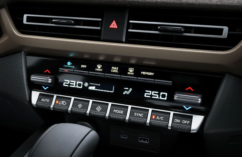 Detalle interior Mitsubshi Outlander