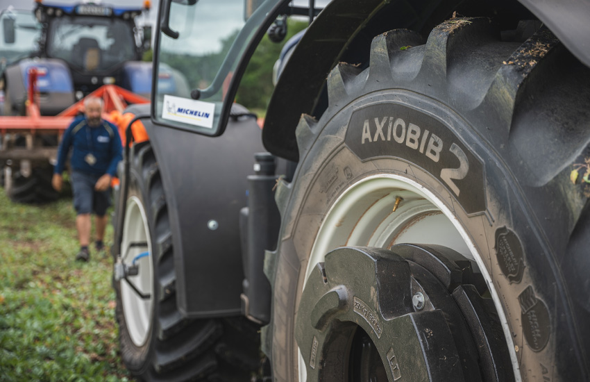 Llanta Michelin Ultraflex en operación agrícola