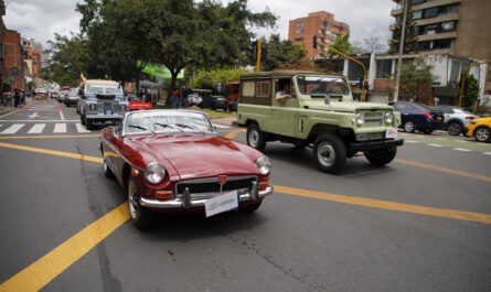 Desfile de Autos Clásicos y Antiguos 2025
