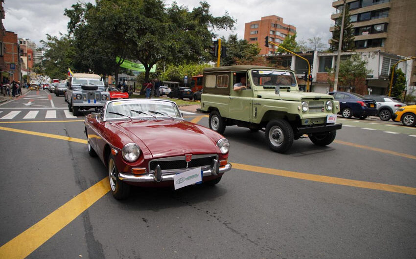 Desfile de Autos Clásicos y Antiguos 2025: una ciudad que celebró su historia sobre ruedas