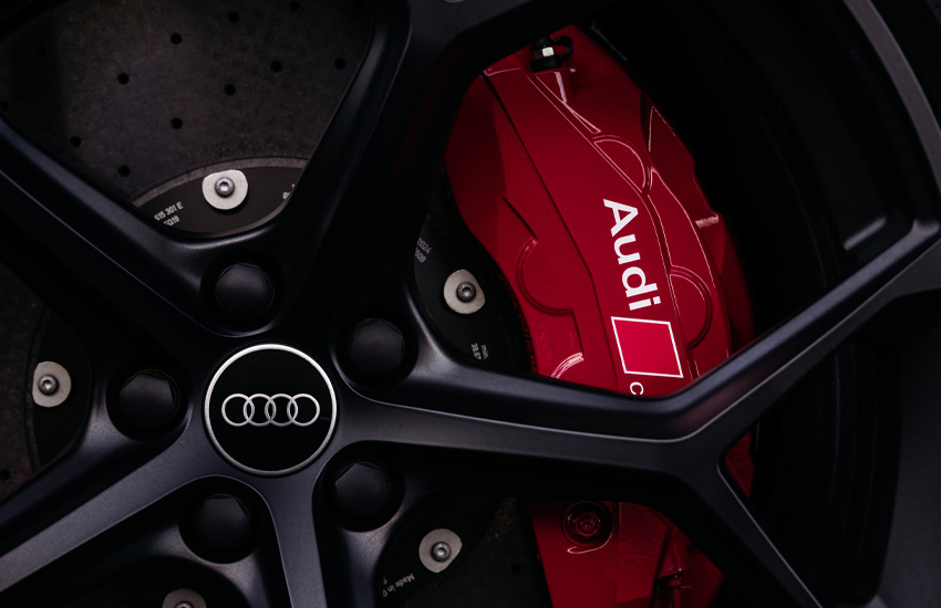 Detalle frenos Audi Q8 RS