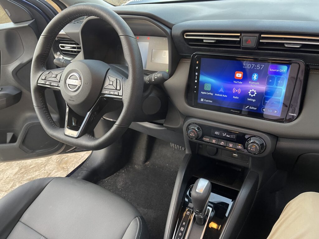 Interior Nissan Kait